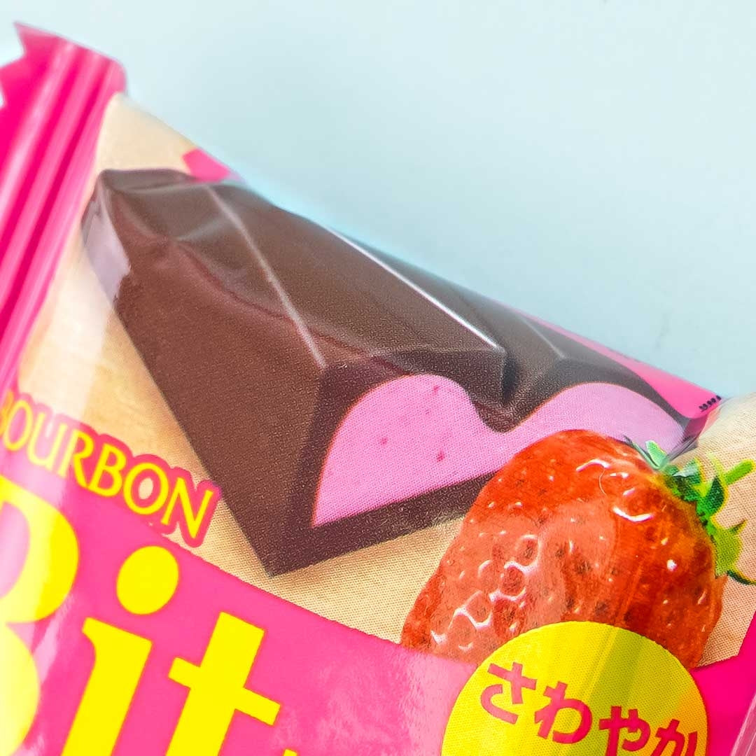 Bourbon Bit Crunch Chocolate - Strawberry