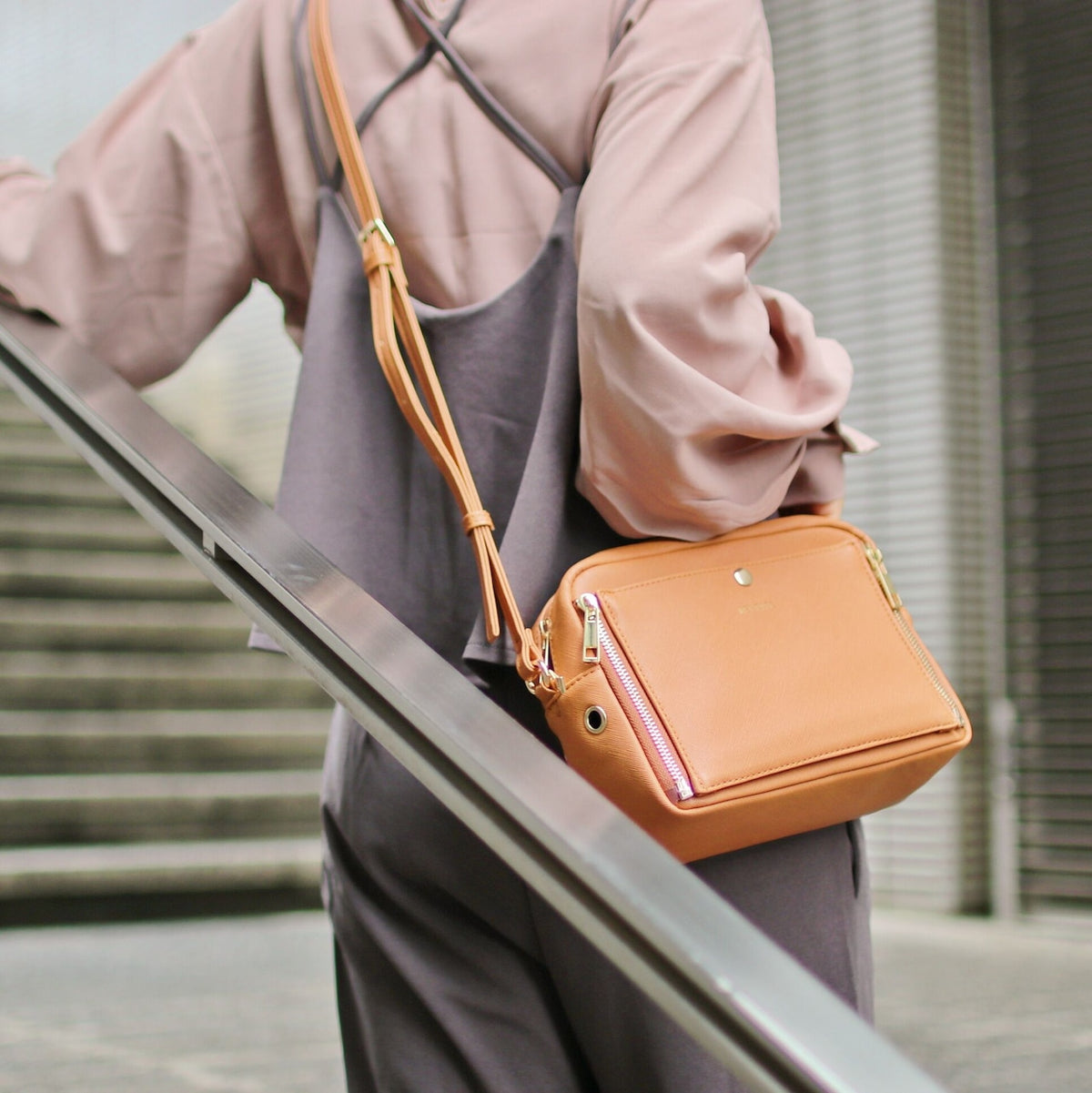 PRE-ORDER | Rea Rea Kurua Mini Shoulder Bag - Black