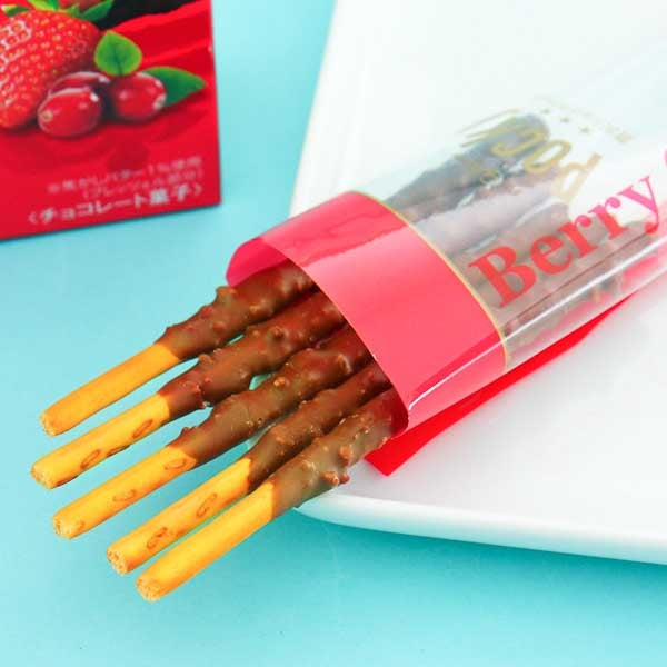 Pocky Biscuit Sticks - Berry Chocolate