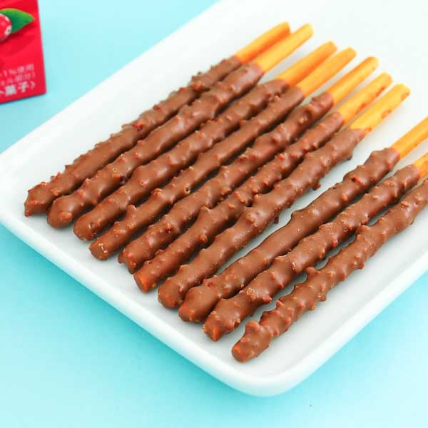 Pocky Biscuit Sticks - Berry Chocolate