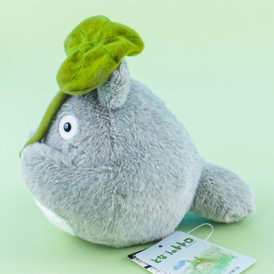 My Neighbor Totoro With Leaf - Totoro / Medium