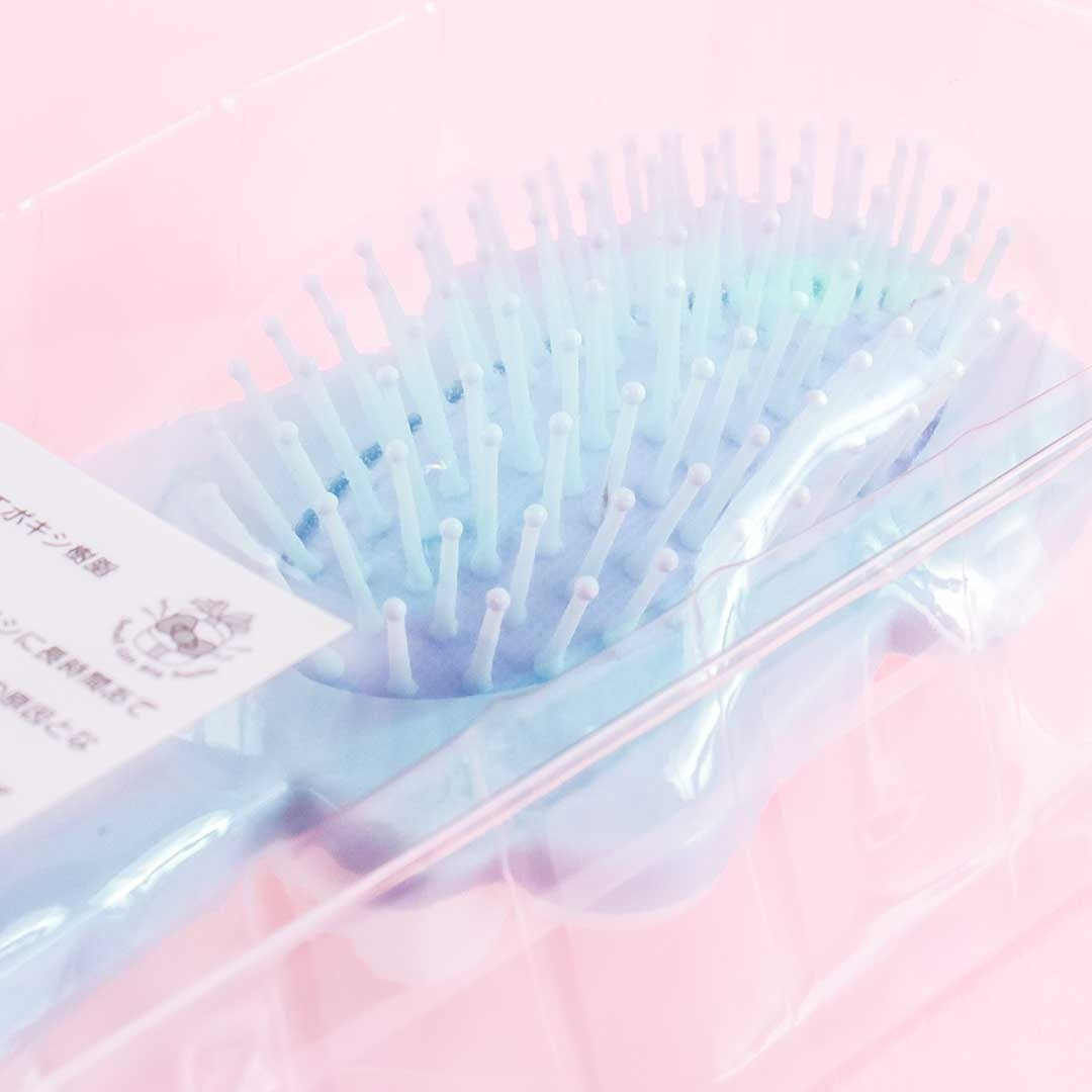 Cinnamoroll Die-Cut Hairbrush