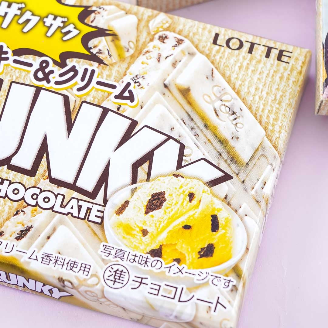 Demon Slayer Crunky Cookies & Cream Chocolate Bar