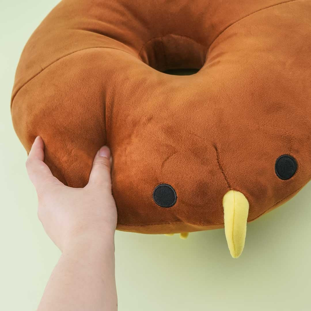 Fuku-Fuku Shimaenaga Donut Cushion - Uizo
