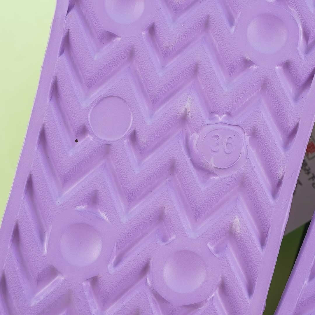 Pompompurin Balloon Time Indoor Slippers - Purple / Medium