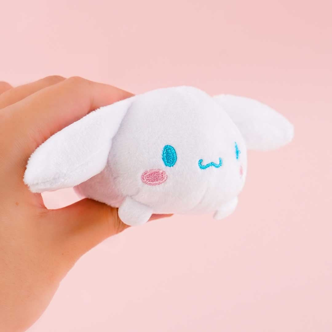 Cinnamoroll Lying Down Plushie Charm - Mini