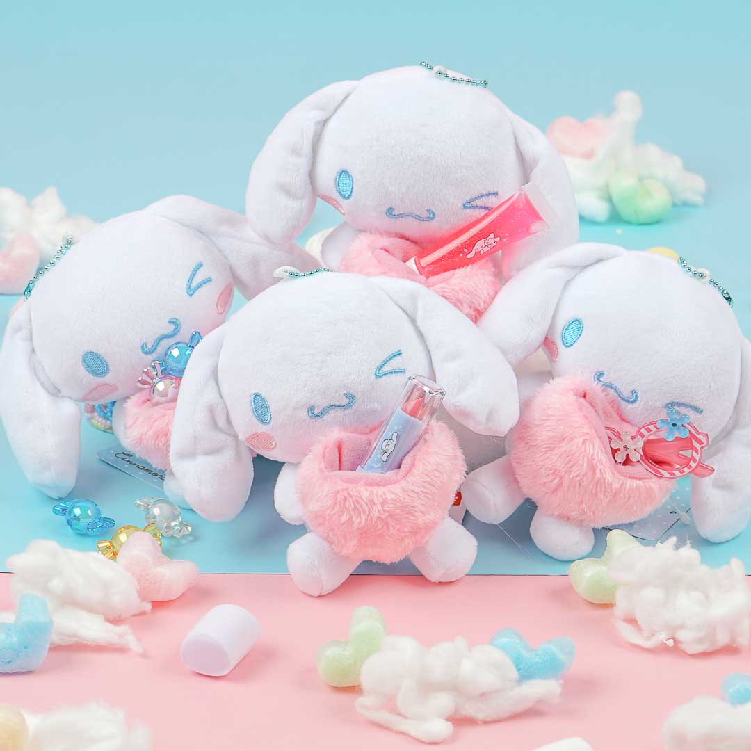 Cinnamoroll Heart Hug Plushie - Medium