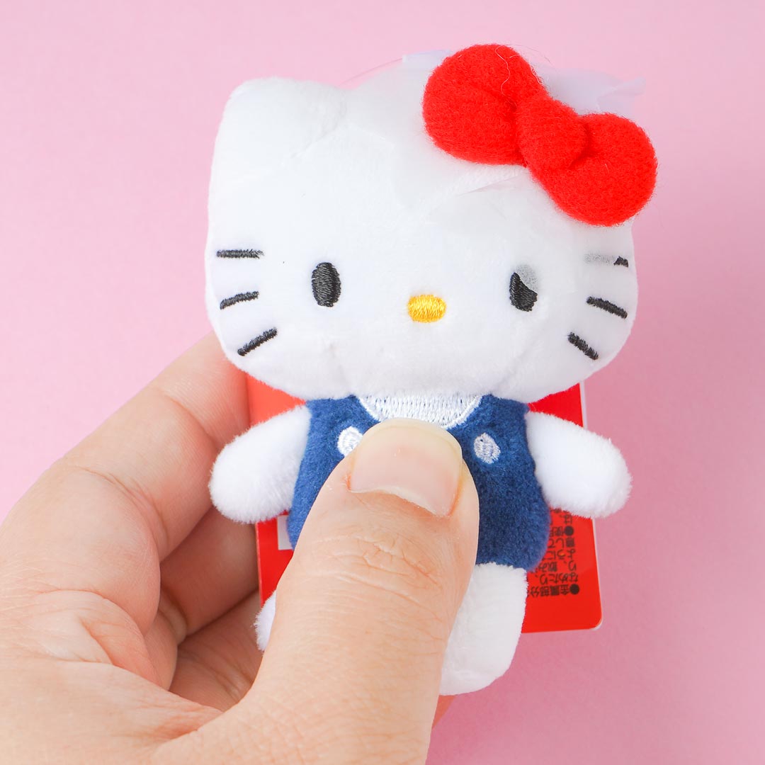 Hello Kitty Plushie Charm With Heart Carabiner