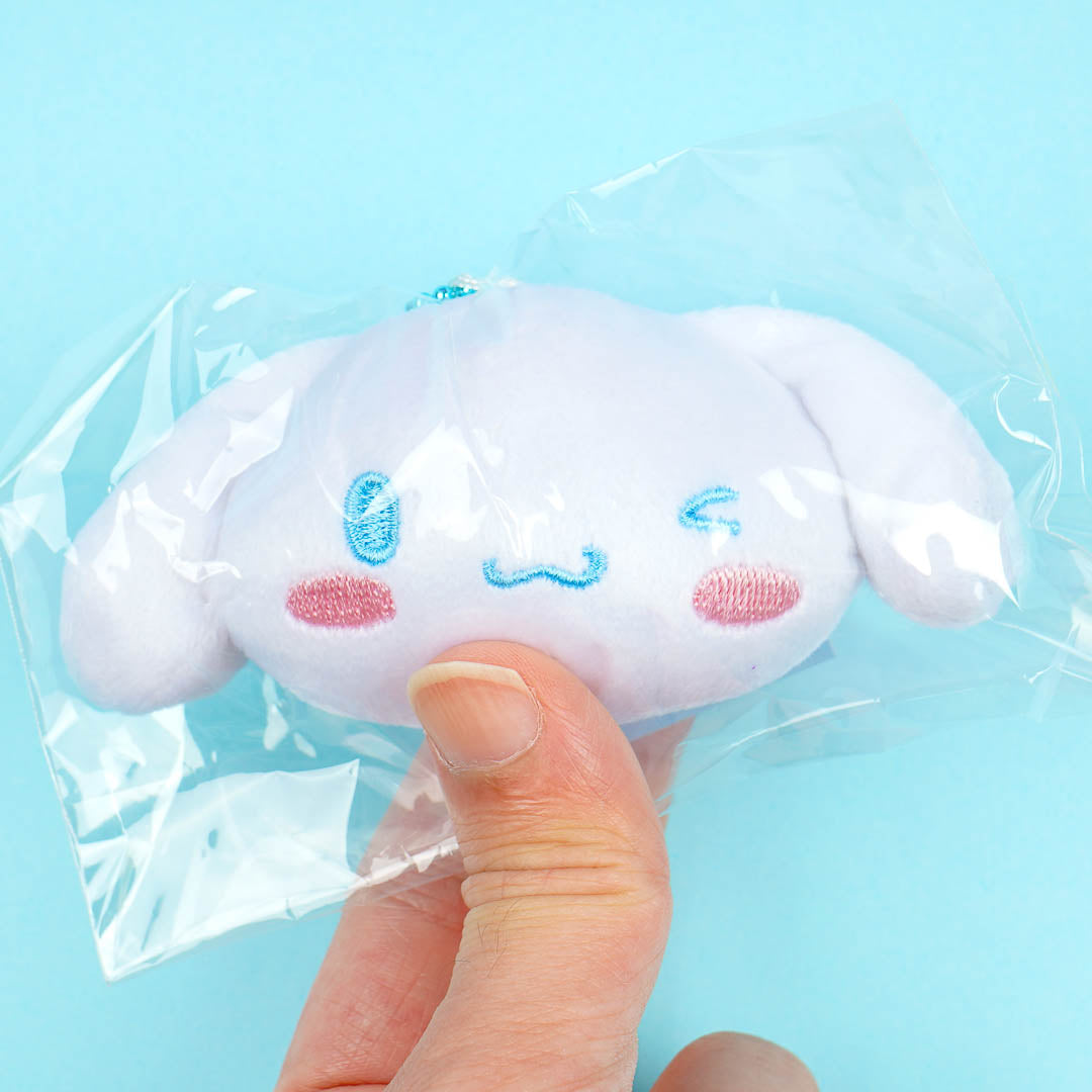 Cinnamoroll Wink Cheek To Cheek Magnet Plushie Charm