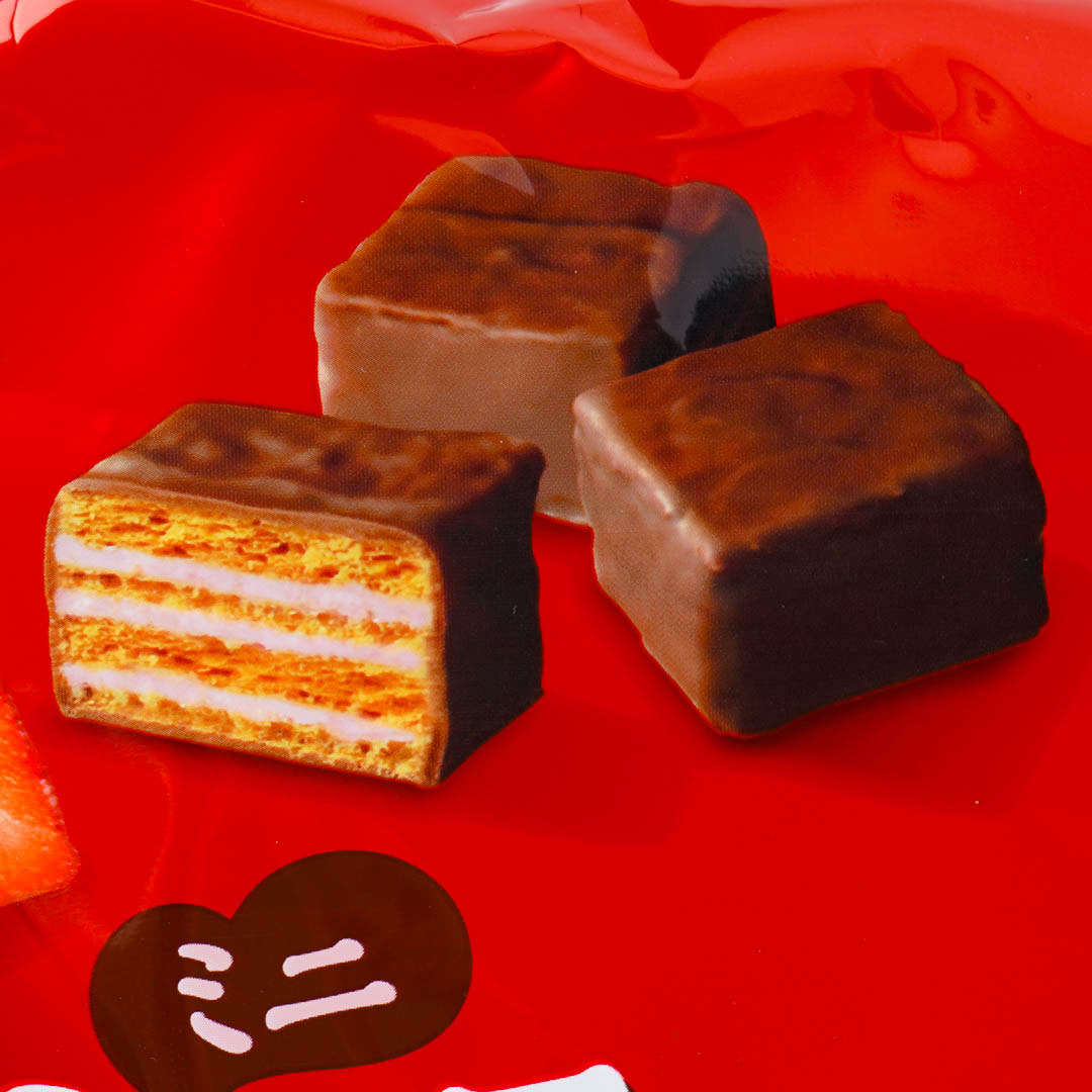 Bourbon Mini Millefeuille Chocolate Snack - Amaou Strawberry